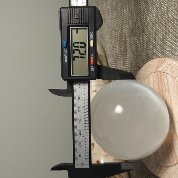 Selenite Sphere - Choice of one sphere - Picture 7 of 9